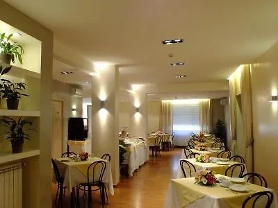 מלון Consul